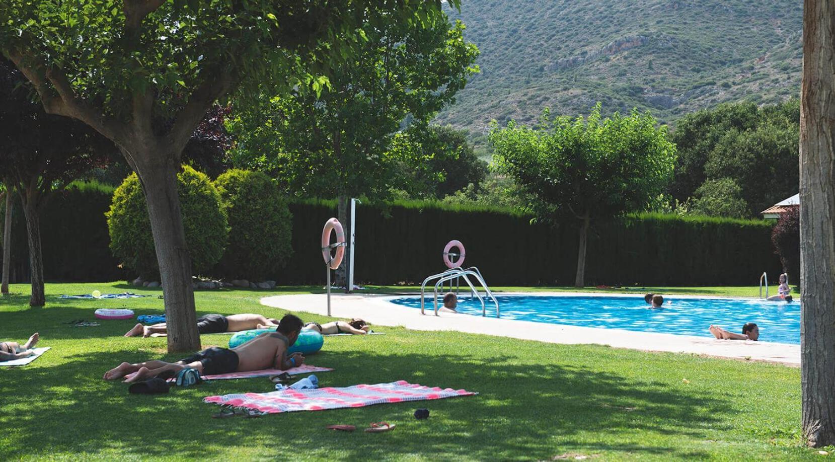 La Noguera Camping Sant Llorenç de Montgai Exteriör bild