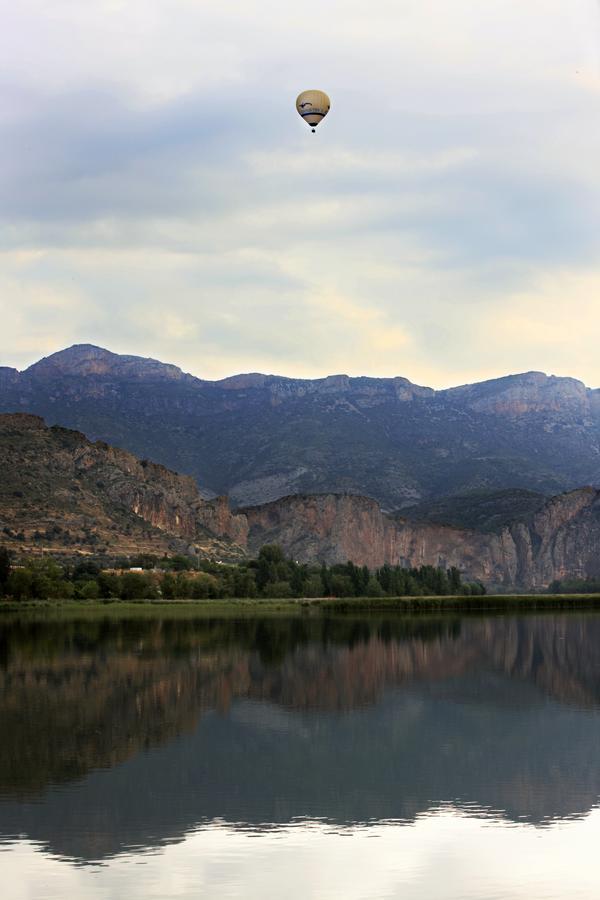 La Noguera Camping Sant Llorenç de Montgai Exteriör bild